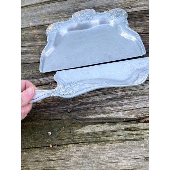 Vintage Aluminum Crumb Tray with Scraper Ornate Nouveau Floral - Picture 3 of 13